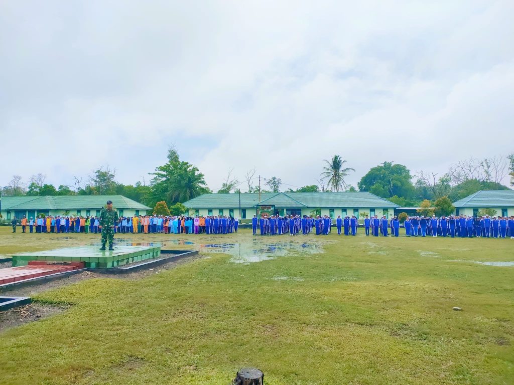 P5 SMK Negeri 4 Sampit: Menanamkan Disiplin dan Patriotisme Melalui Kegiatan Kebekerjaan dan Pembekalan PKL