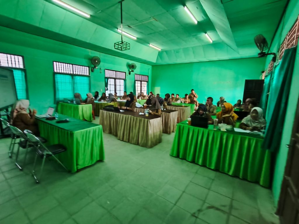 Kegiatan Rapat Guru Semester Genap Baru SMK Negeri 4 Sampit TP 2024/2025